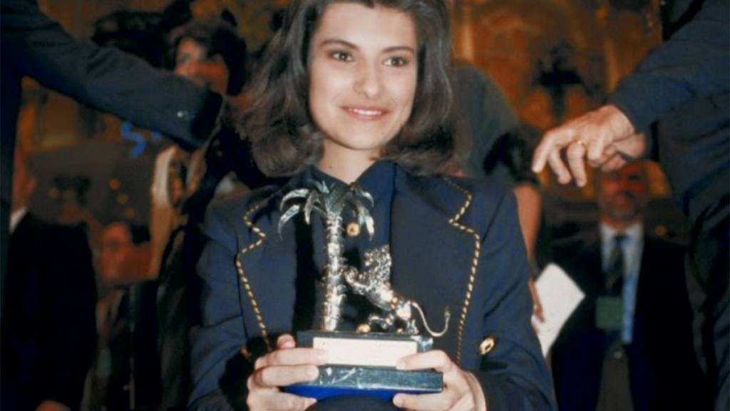 1993: una giovanissima Laura Pausini si aggiudica il primo posto nella categoria Nuove Proposte